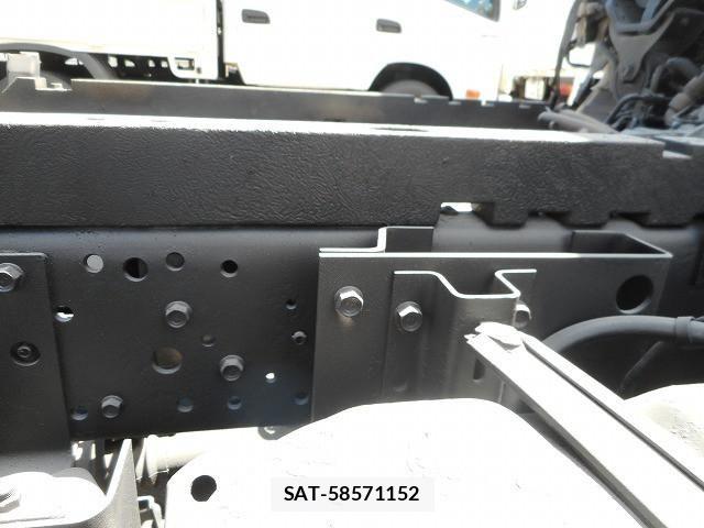Isuzu ELF TRUCK 2006-01 8229835-22