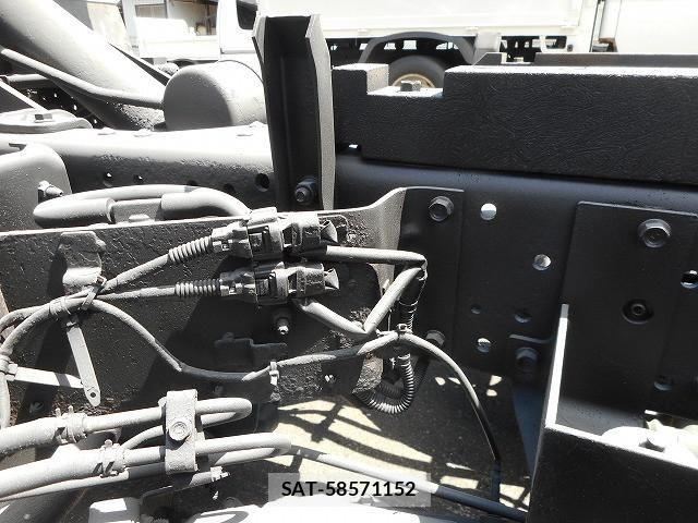 Isuzu ELF TRUCK 2006-01 8229835-23