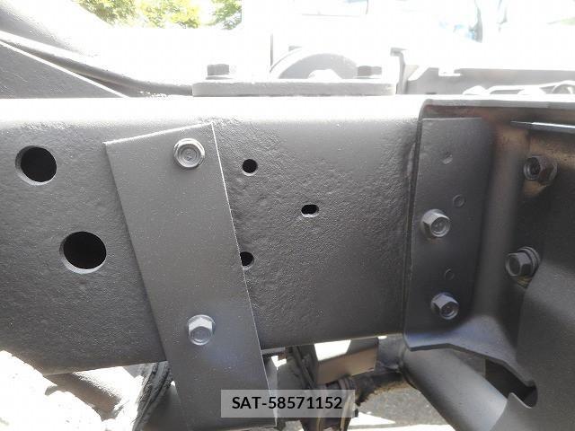 Isuzu ELF TRUCK 2006-01 8229835-24