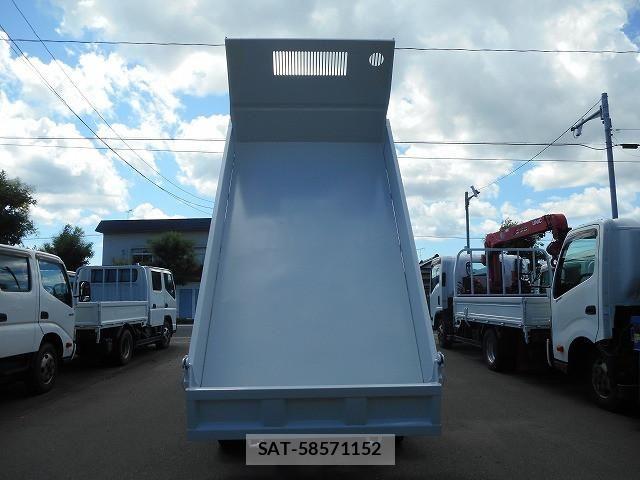 Isuzu ELF TRUCK 2006-01 8229835-8
