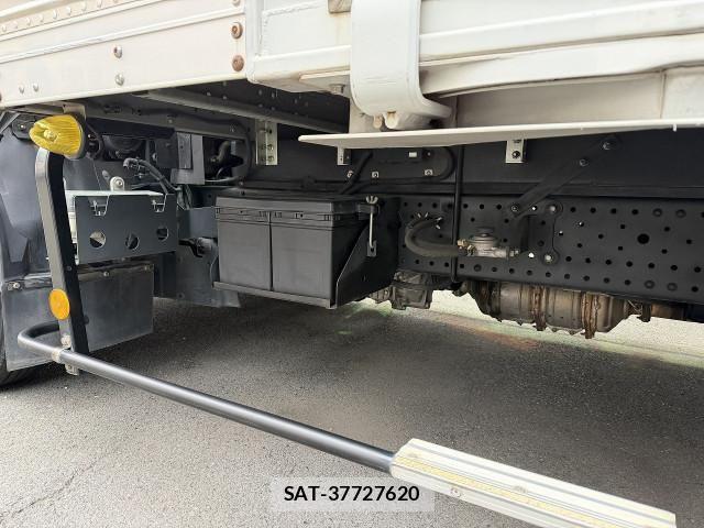 Isuzu ELF TRUCK 2017-07 8229795-9
