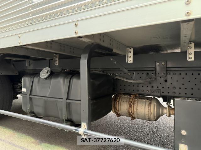 Isuzu ELF TRUCK 2017-07 8229795-11