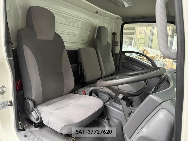 Isuzu ELF TRUCK 2017-07 8229795-15