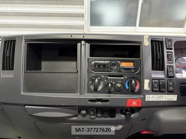 Isuzu ELF TRUCK 2017-07 8229795-17