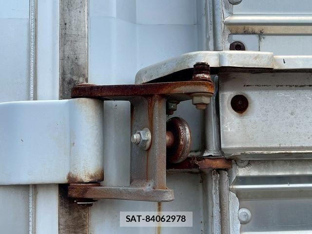 Isuzu ELF TRUCK 2013-02 8229829-9