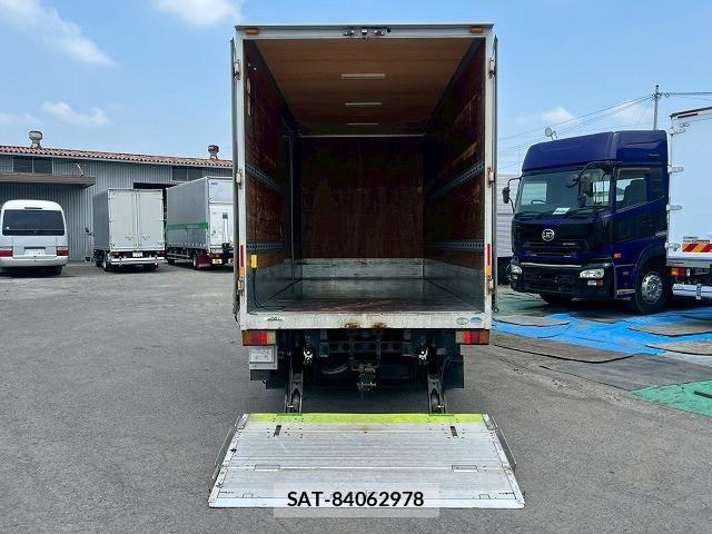 Isuzu ELF TRUCK 2013-02 8229829-10