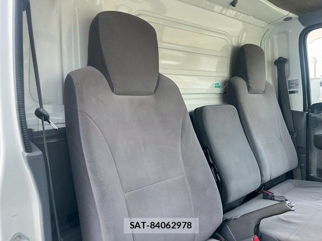 Isuzu ELF TRUCK 2013-02 8229829-17