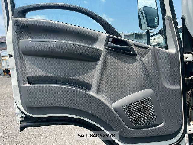 Isuzu ELF TRUCK 2013-02 8229829-19