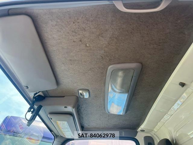 Isuzu ELF TRUCK 2013-02 8229829-22