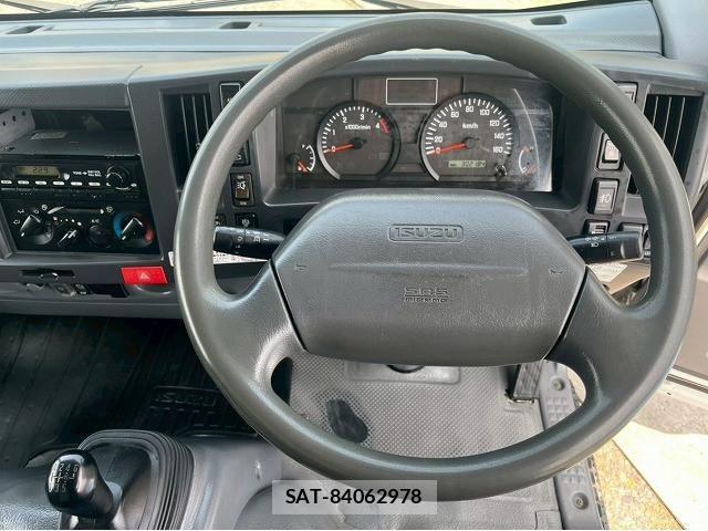 Isuzu ELF TRUCK 2013-02 8229829-23