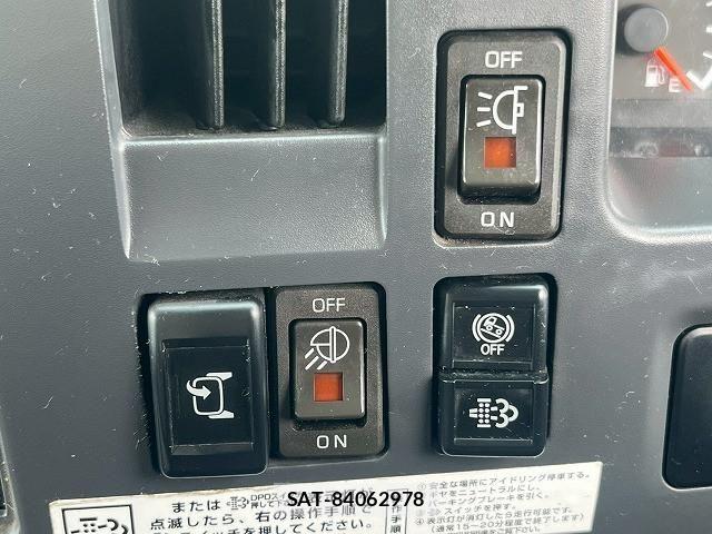 Isuzu ELF TRUCK 2013-02 8229829-27