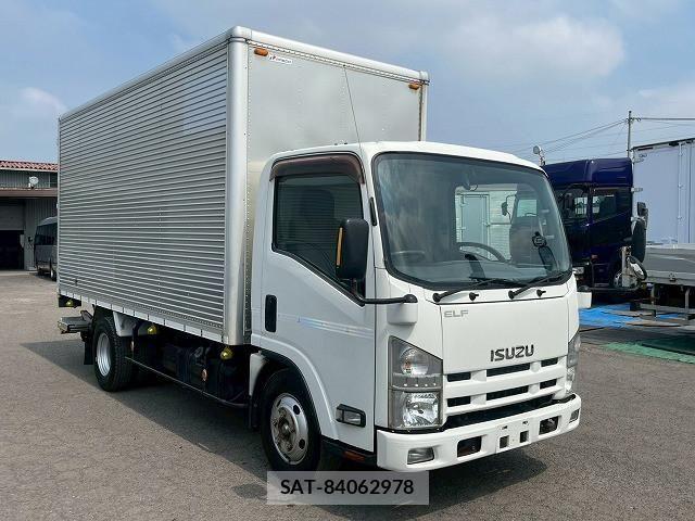 Isuzu ELF TRUCK 2013-02 8229829-3