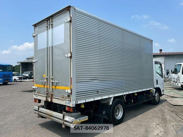 Isuzu ELF TRUCK 2013-02 8229829-5