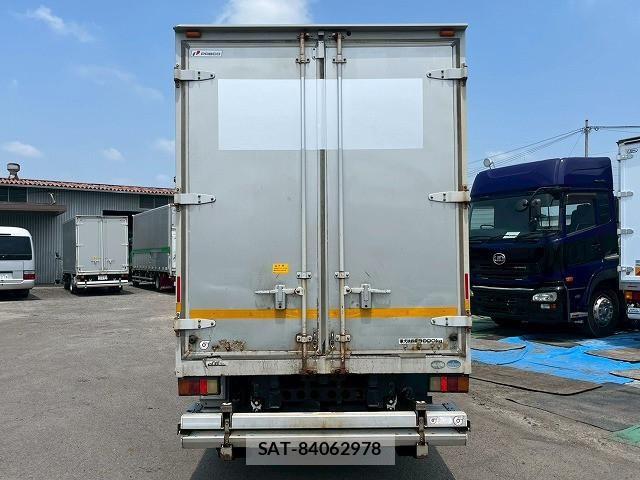 Isuzu ELF TRUCK 2013-02 8229829-6