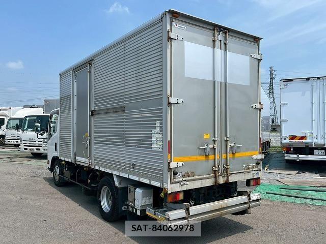 Isuzu ELF TRUCK 2013-02 8229829-7