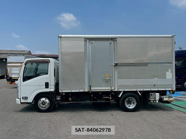 Isuzu ELF TRUCK 2013-02 8229829-8