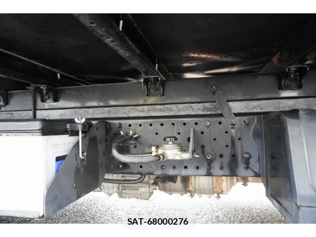 Isuzu ELF TRUCK 2017-03 8229804-11