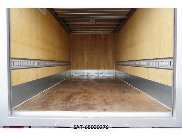 Isuzu ELF TRUCK 2017-03 8229804-17
