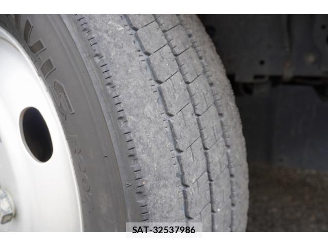 Isuzu ELF TRUCK 2018-12 8229785-9