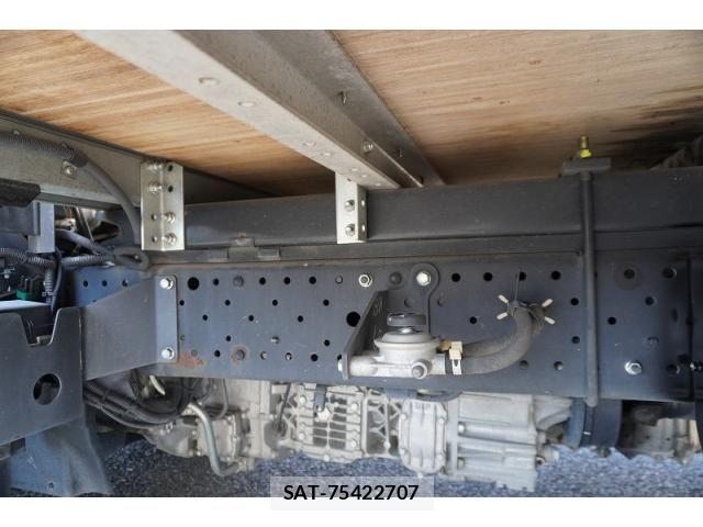 Isuzu ELF TRUCK 2019-03 8229796-11