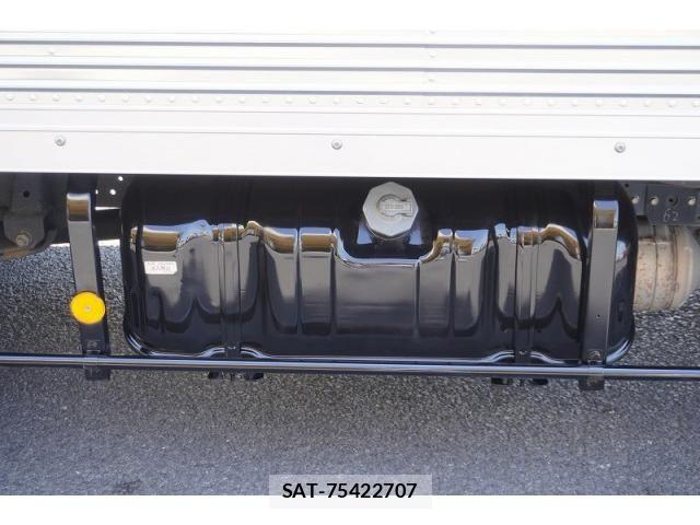 Isuzu ELF TRUCK 2019-03 8229796-27