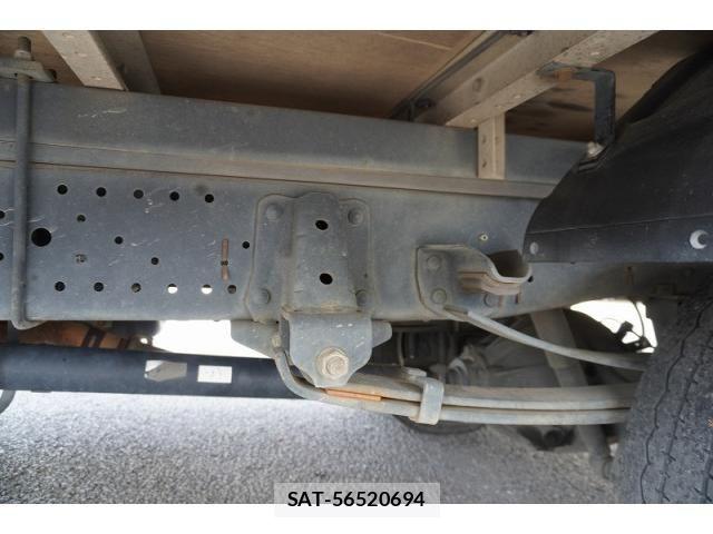 Isuzu ELF TRUCK 2017-05 8229818-10