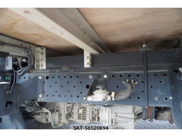 Isuzu ELF TRUCK 2017-05 8229818-11