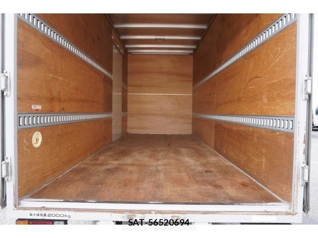 Isuzu ELF TRUCK 2017-05 8229818-19