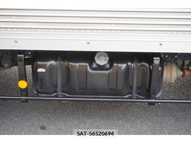 Isuzu ELF TRUCK 2017-05 8229818-27