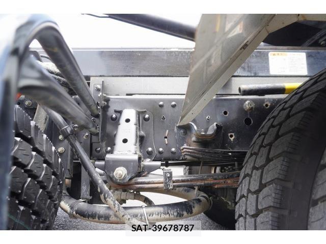 Isuzu ELF TRUCK 2017-12 8229771-11