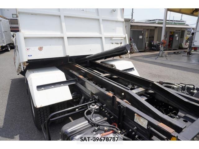 Isuzu ELF TRUCK 2017-12 8229771-19