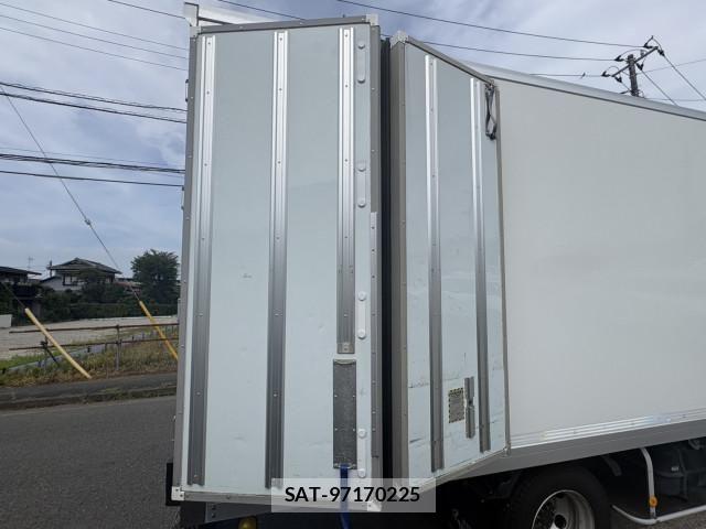 Isuzu ELF TRUCK 2017-06 8229828-16