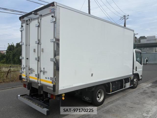 Isuzu ELF TRUCK 2017-06 8229828-3
