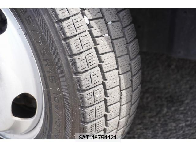 Isuzu ELF TRUCK 2018-12 8229812-8