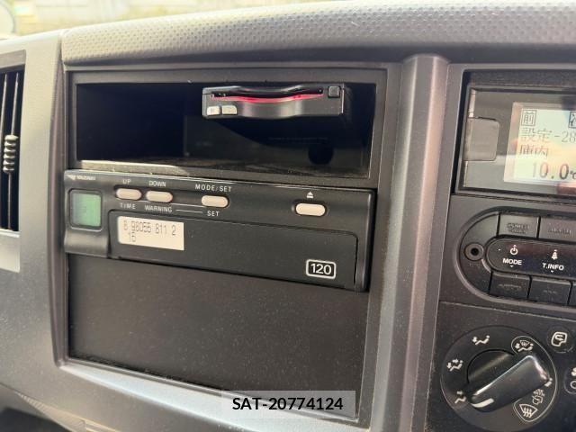 Isuzu ELF TRUCK 2016-02 8229834-13