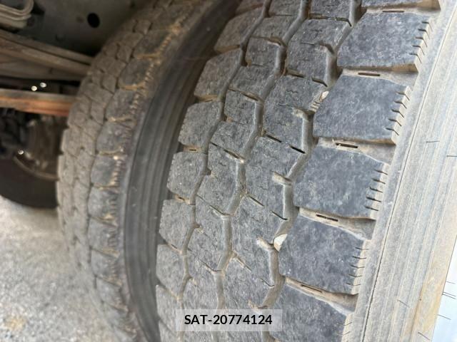 Isuzu ELF TRUCK 2016-02 8229834-15