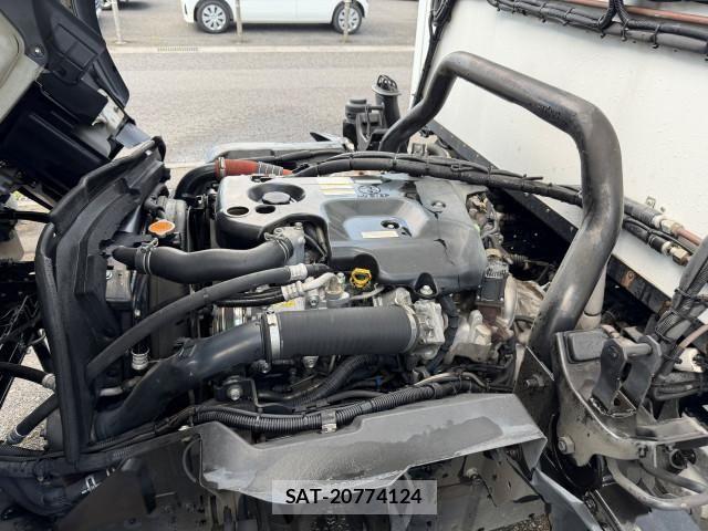 Isuzu ELF TRUCK 2016-02 8229834-17