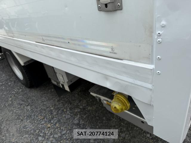 Isuzu ELF TRUCK 2016-02 8229834-19