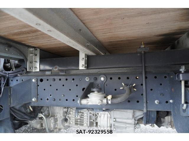 Isuzu ELF TRUCK 2018-12 8229813-11