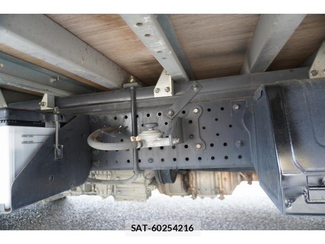 Isuzu ELF TRUCK 2019-03 8229793-11