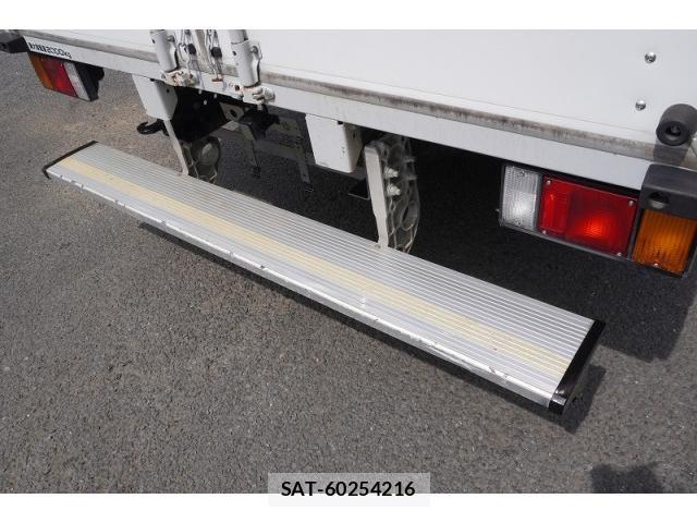 Isuzu ELF TRUCK 2019-03 8229793-27