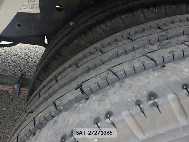 Isuzu ELF TRUCK 2018-09 8229790-10