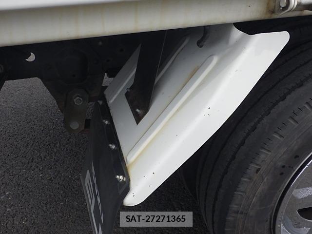Isuzu ELF TRUCK 2018-09 8229790-15