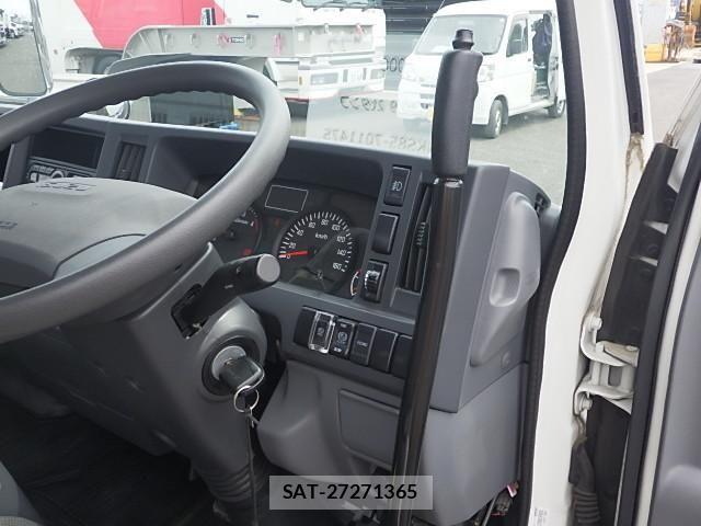 Isuzu ELF TRUCK 2018-09 8229790-23