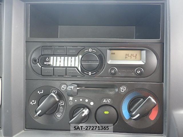 Isuzu ELF TRUCK 2018-09 8229790-26
