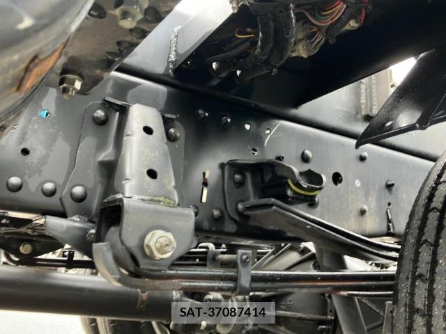 Isuzu ELF TRUCK 2021-03 8229767-13