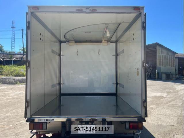 Isuzu ELF TRUCK 2012-10 8229838-9
