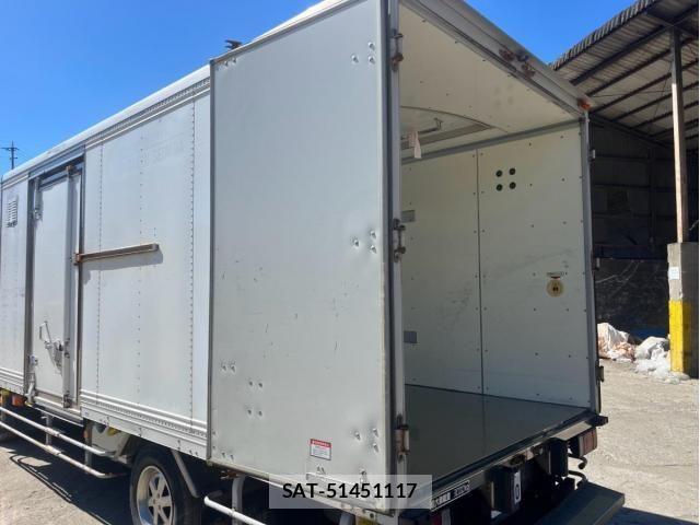 Isuzu ELF TRUCK 2012-10 8229838-11