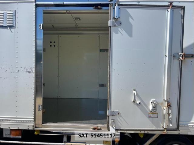 Isuzu ELF TRUCK 2012-10 8229838-23