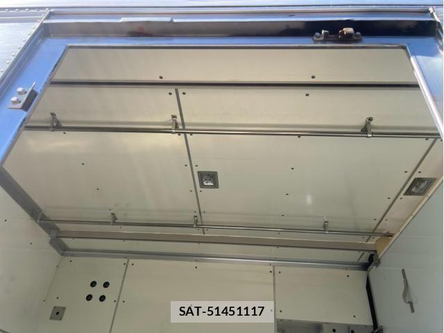 Isuzu ELF TRUCK 2012-10 8229838-24